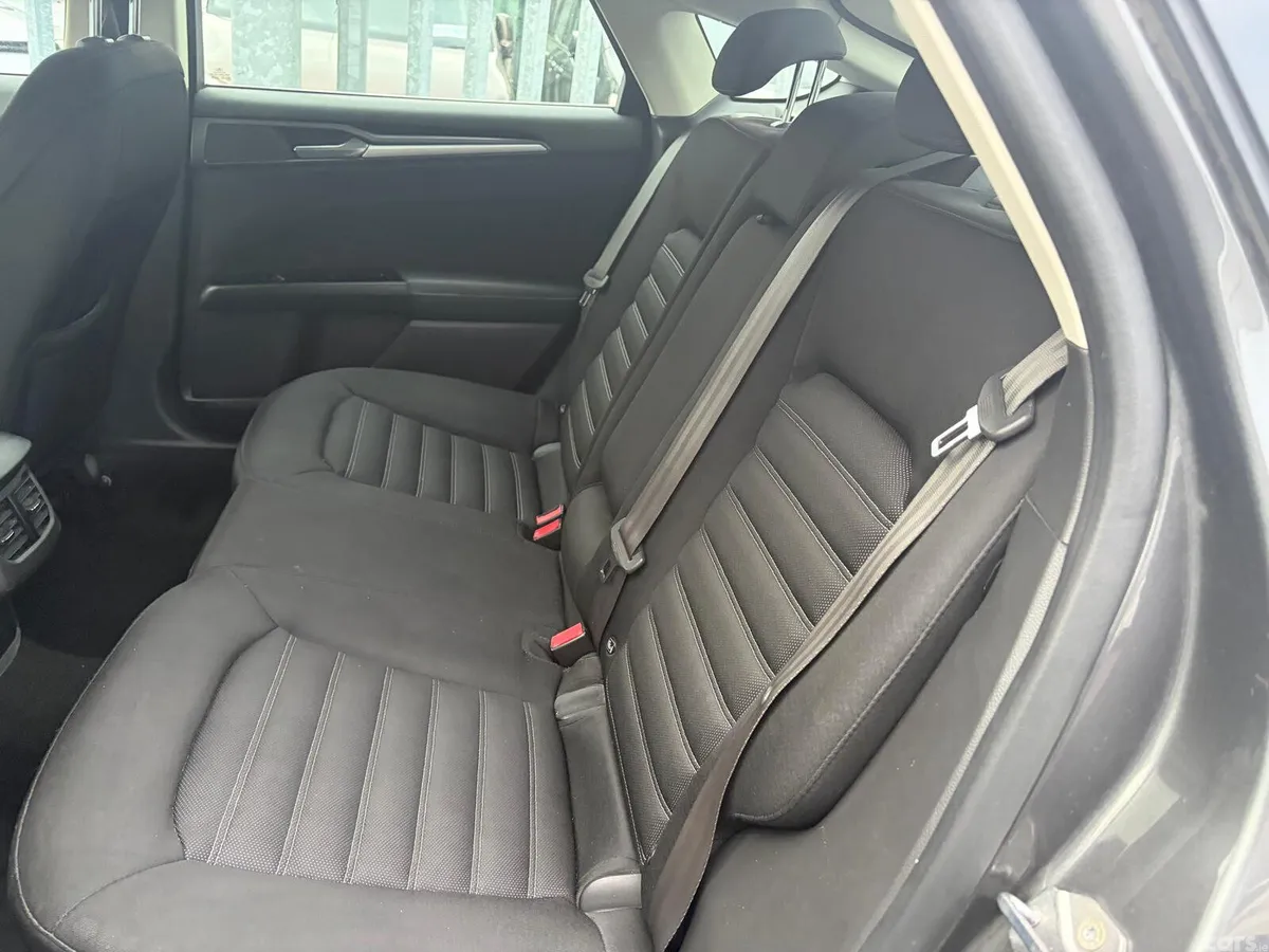 Ford Mondeo Hatchback, Diesel, 2018, Grey