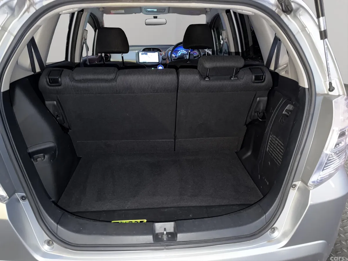 Honda Fit Hatchback, Petrol Hybrid, 2011, Silver