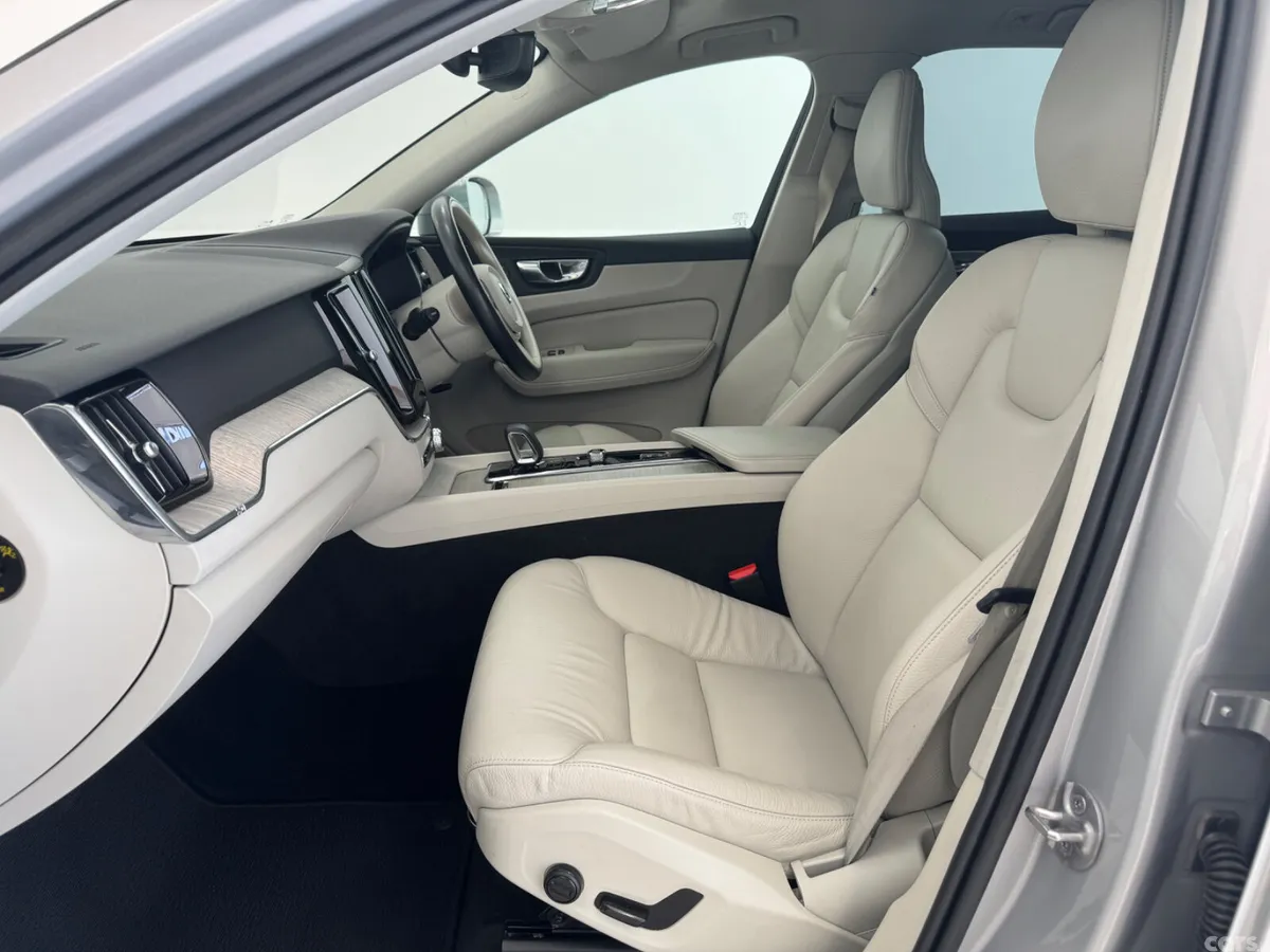 Volvo XC60 SUV, Diesel, 2022, Grey