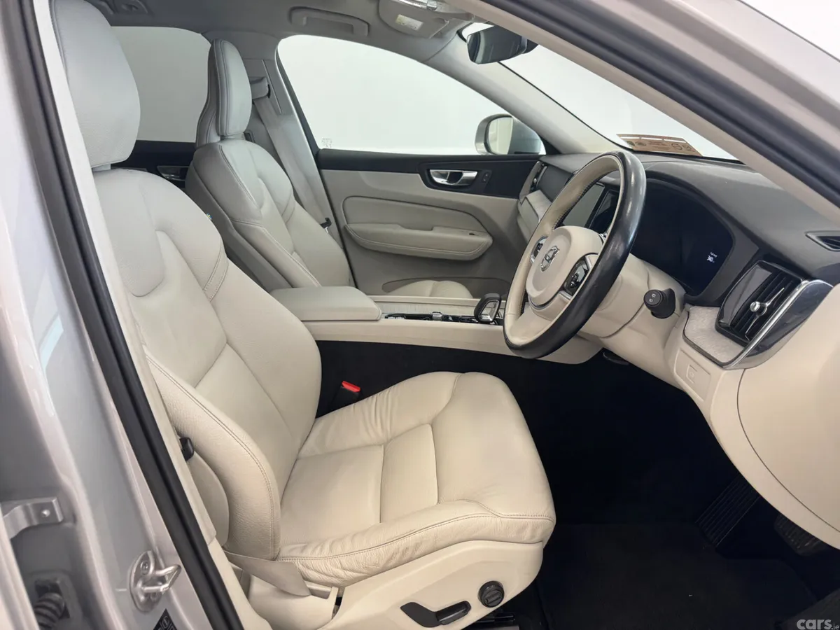 Volvo XC60 SUV, Diesel, 2022, Grey