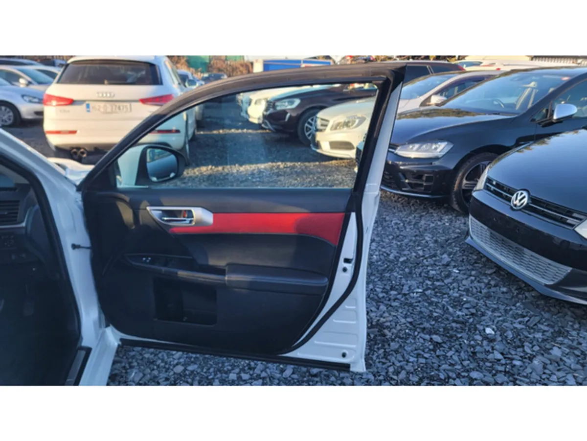 Lexus CT Hatchback, Petrol Hybrid, 2016, White