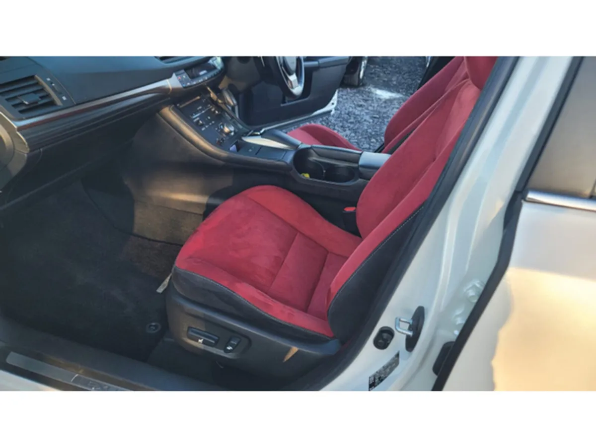 Lexus CT Hatchback, Petrol Hybrid, 2016, White