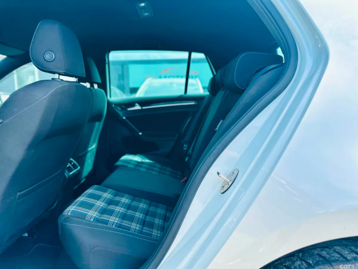 Volkswagen Golf Hatchback, Petrol Plug-in Hybrid, 2015, White