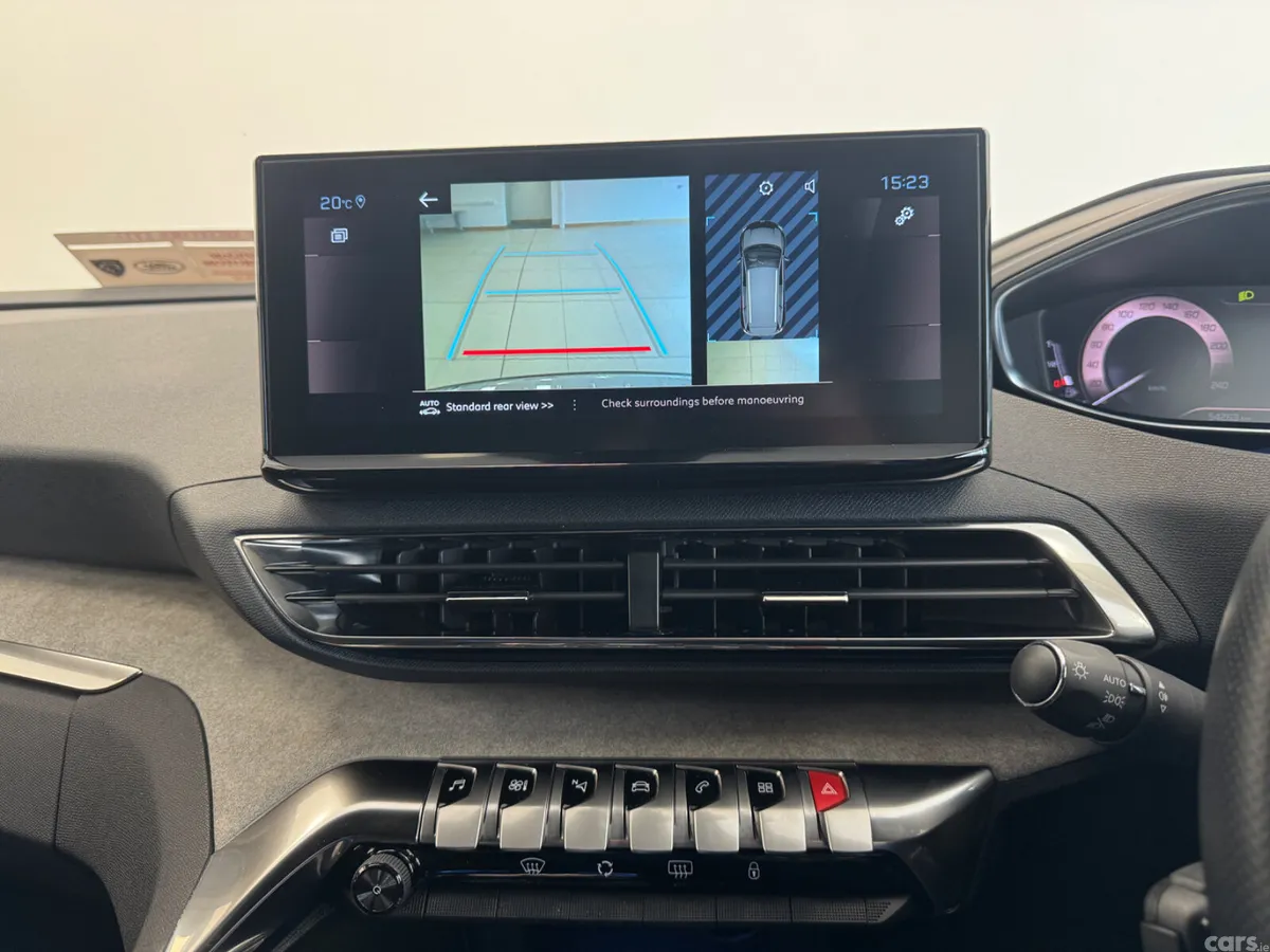 Peugeot 5008 MPV, Petrol Hybrid, 2024, Grey
