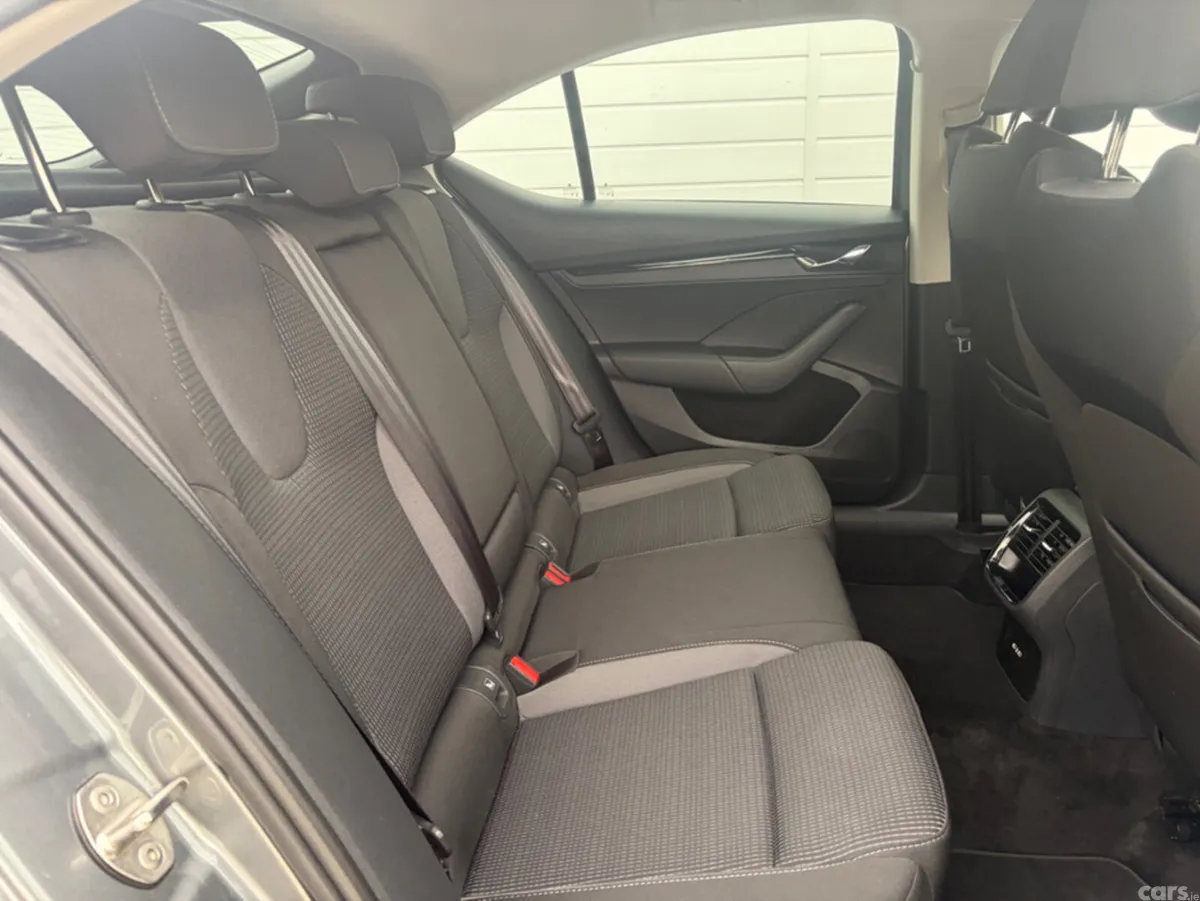 Skoda Octavia Hatchback, Diesel, 2023, Grey