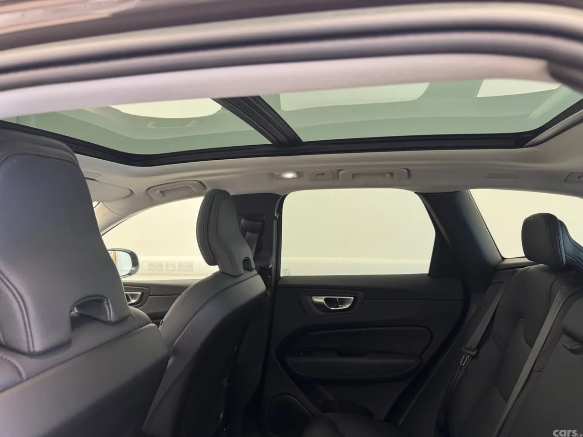 Volvo XC60 SUV, Petrol Plug-in Hybrid, 2023, Grey