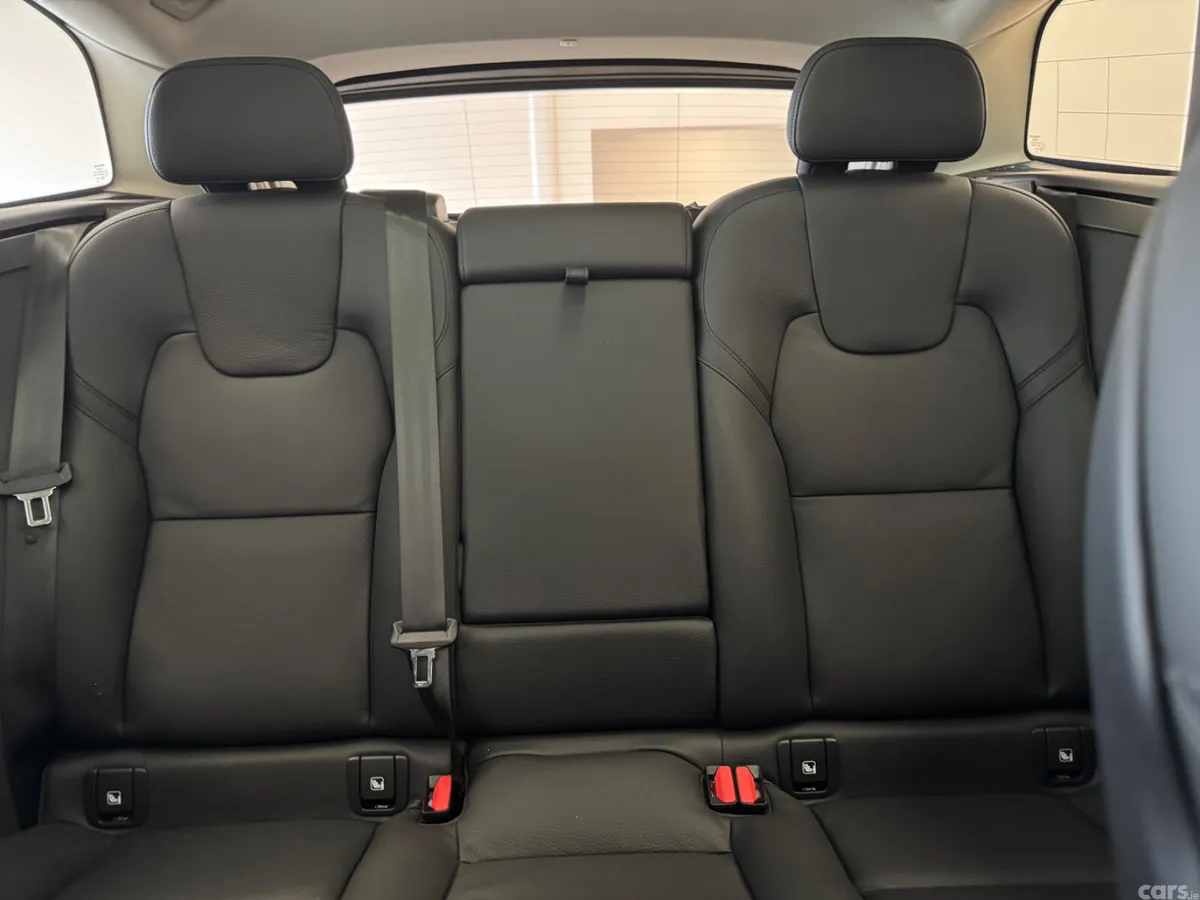 Volvo XC60 SUV, Petrol Plug-in Hybrid, 2023, Grey