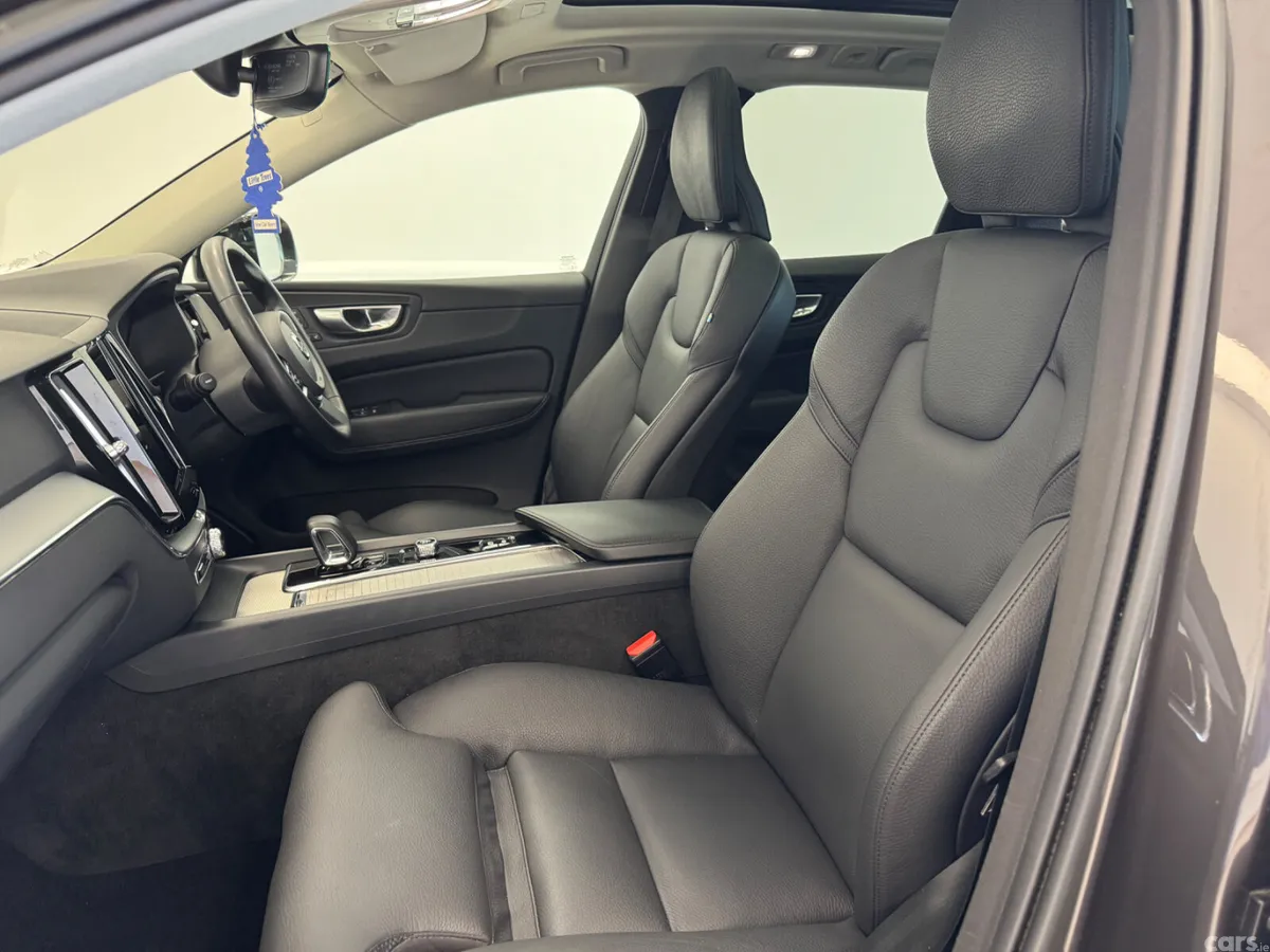 Volvo XC60 SUV, Petrol Plug-in Hybrid, 2023, Grey