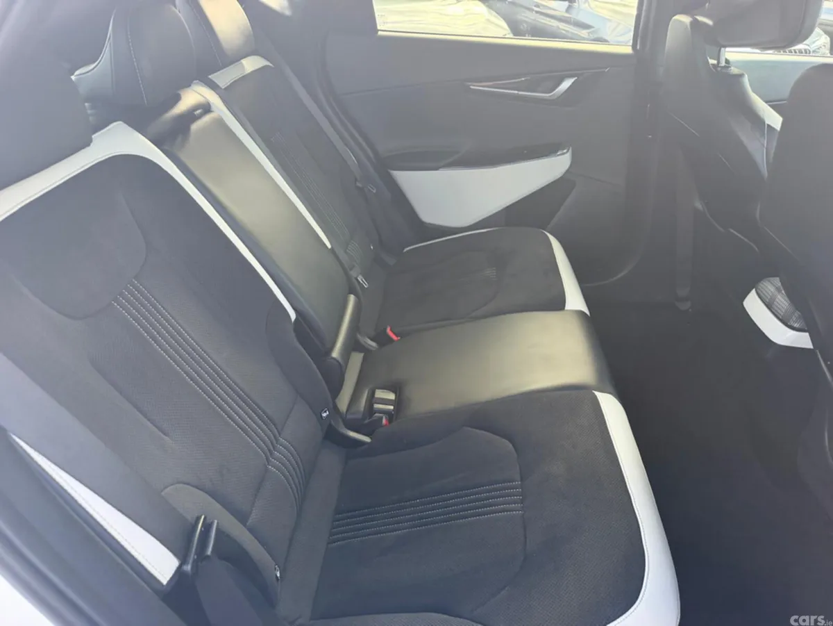 Kia EV6 Hatchback, Electric, 2023, White