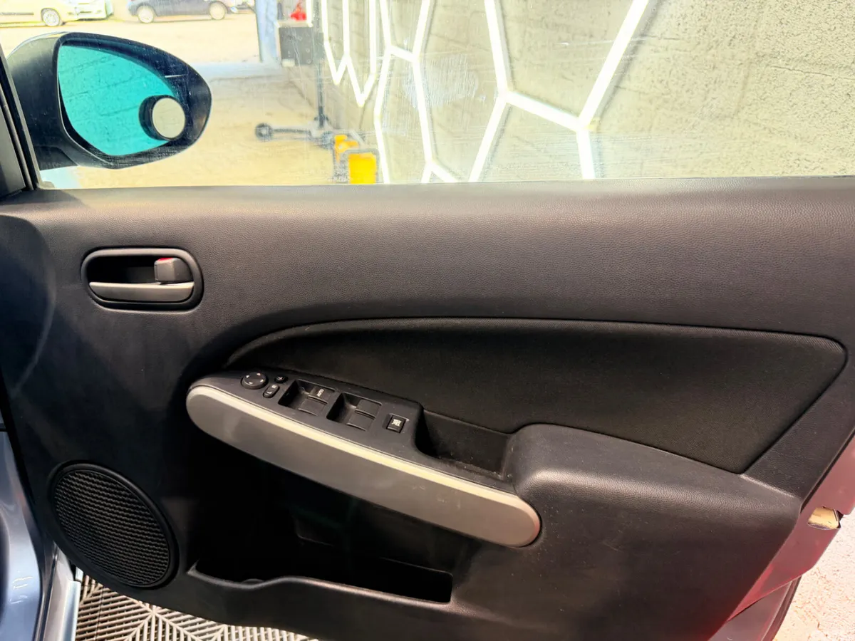 Mazda Demio Hatchback, Petrol, 2013, Blue