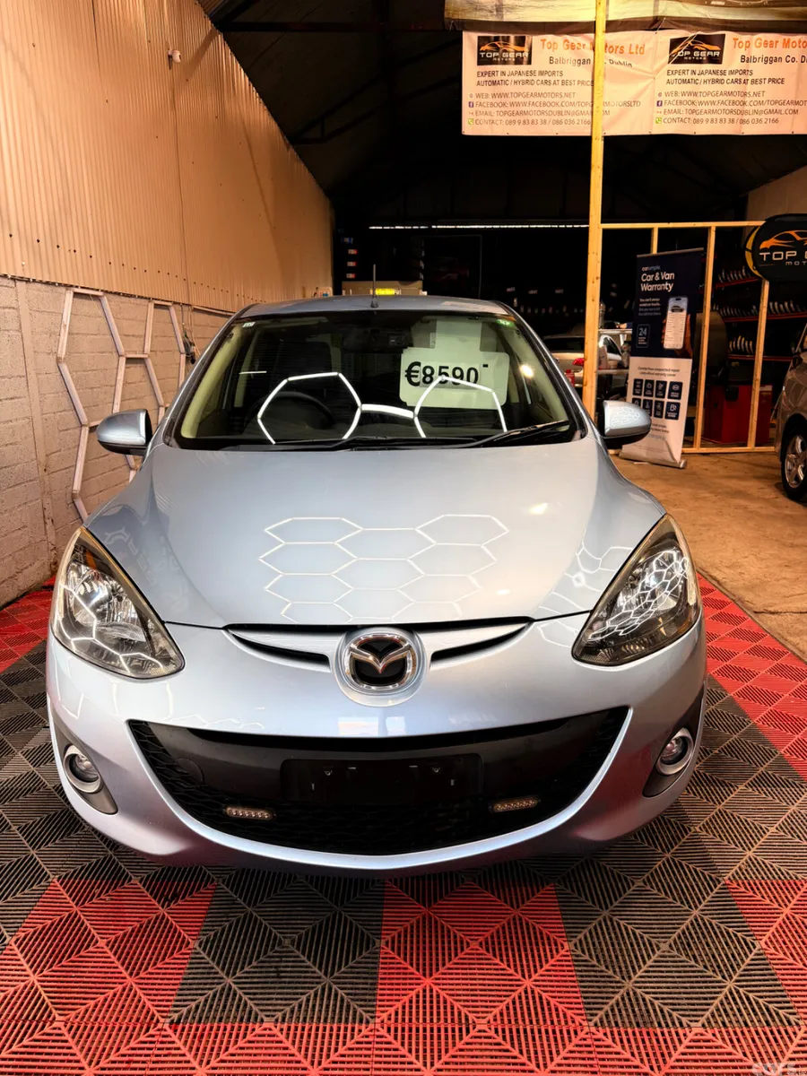 Mazda Demio Hatchback, Petrol, 2013, Blue