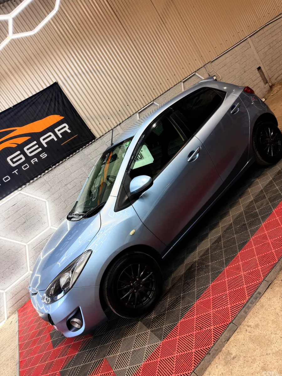 Mazda Demio Hatchback, Petrol, 2013, Blue