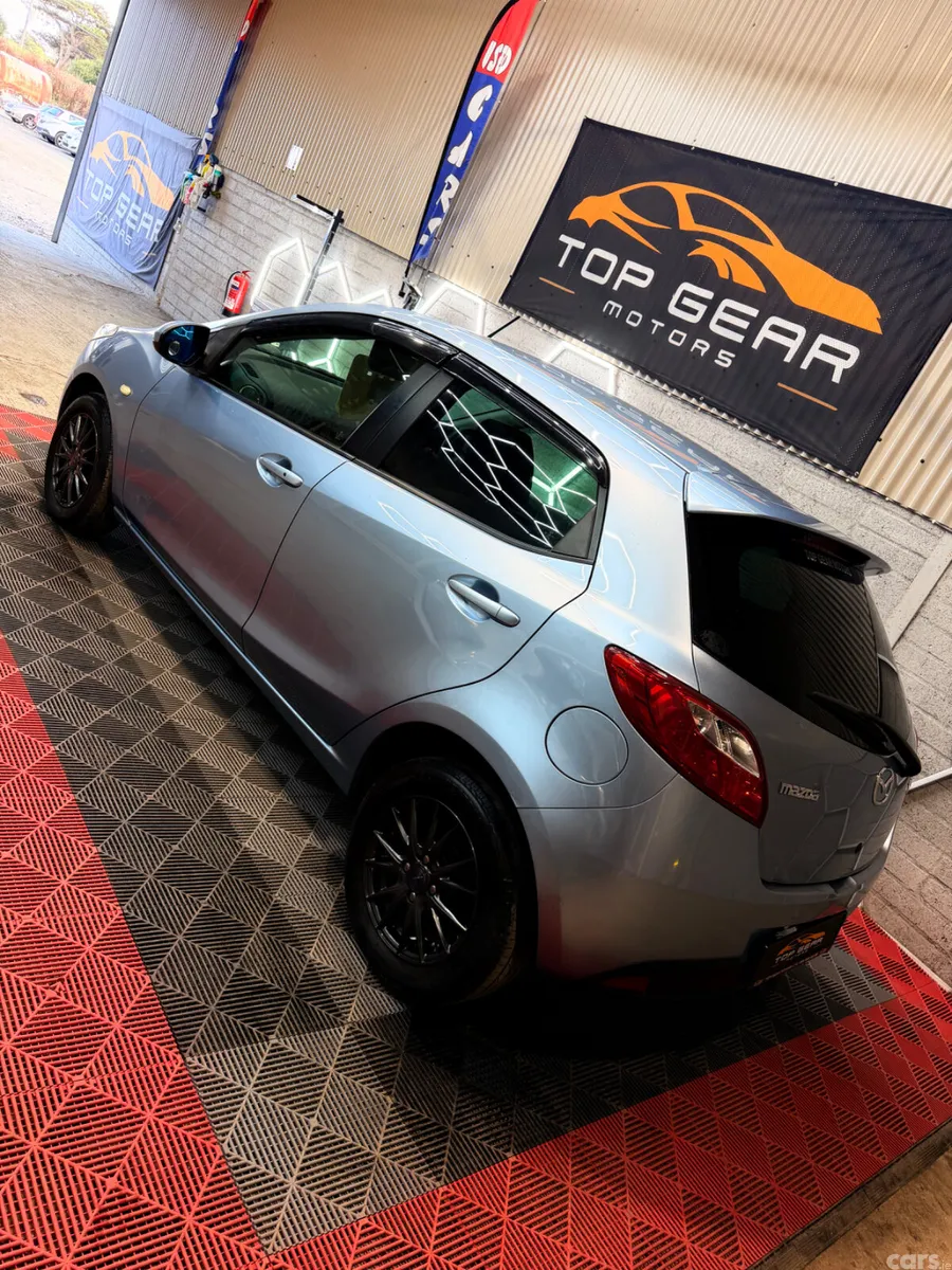Mazda Demio Hatchback, Petrol, 2013, Blue