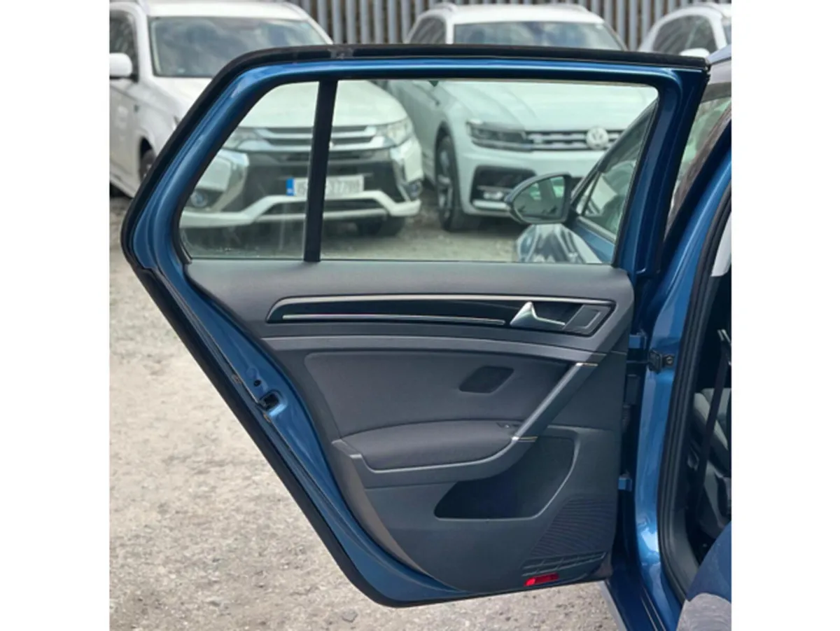 Volkswagen Golf Hatchback, Petrol, 2013, Blue