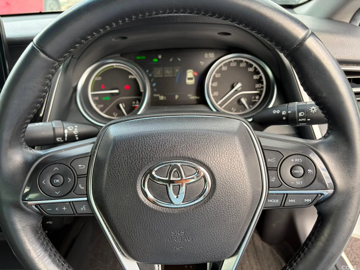 Toyota Camry Saloon, Petrol Hybrid, 2021, White