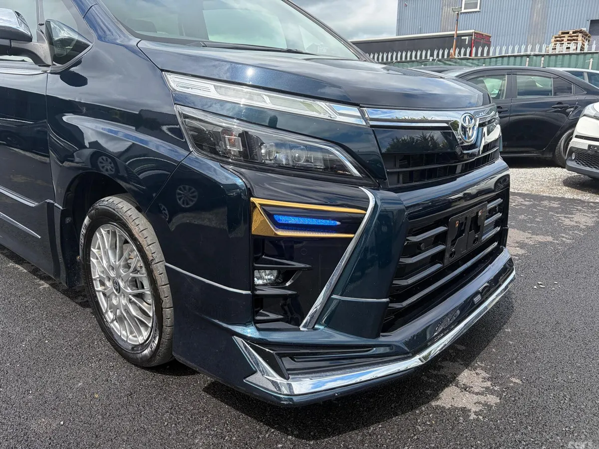 Toyota Voxy MPV, Petrol Hybrid, 2021, Blue