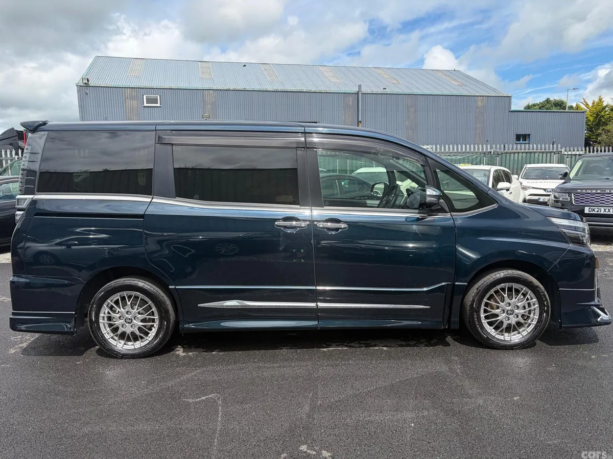 Toyota Voxy MPV, Petrol Hybrid, 2021, Blue