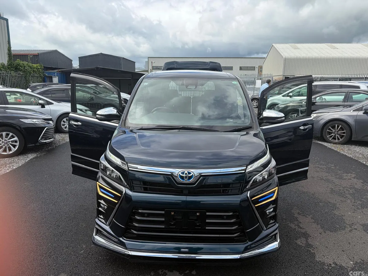 Toyota Voxy MPV, Petrol Hybrid, 2021, Blue