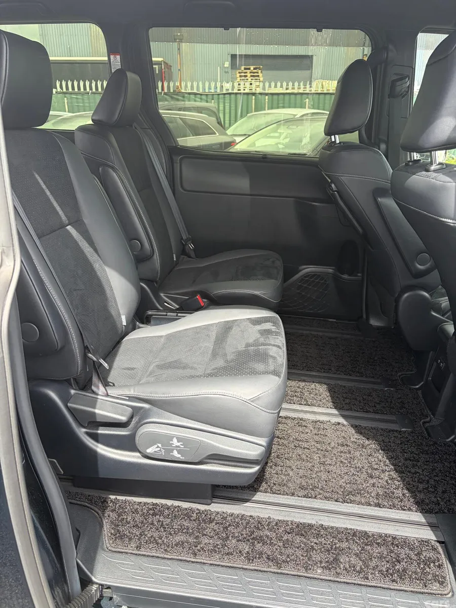 Toyota Voxy MPV, Petrol Hybrid, 2021, Blue