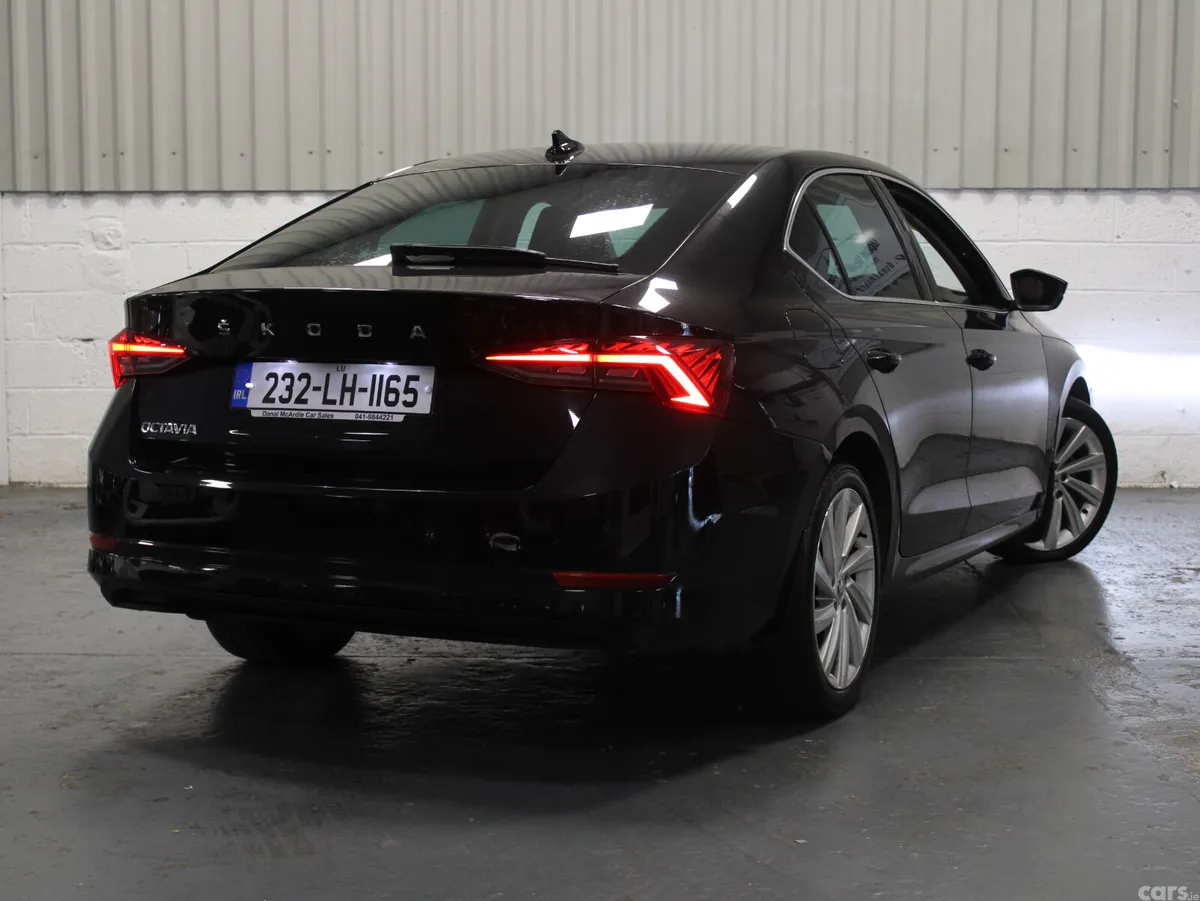 Skoda Octavia Saloon, Diesel, 2023, Black