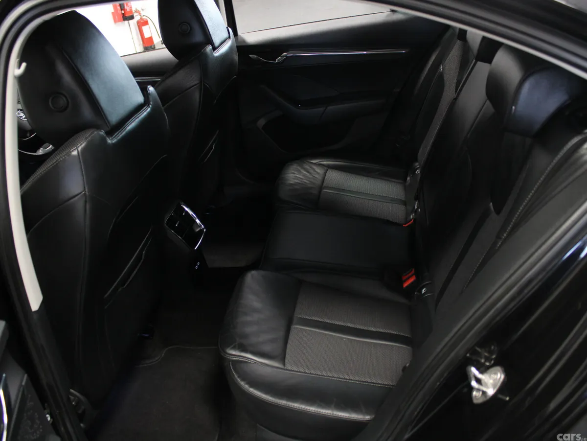 Skoda Octavia Saloon, Diesel, 2023, Black