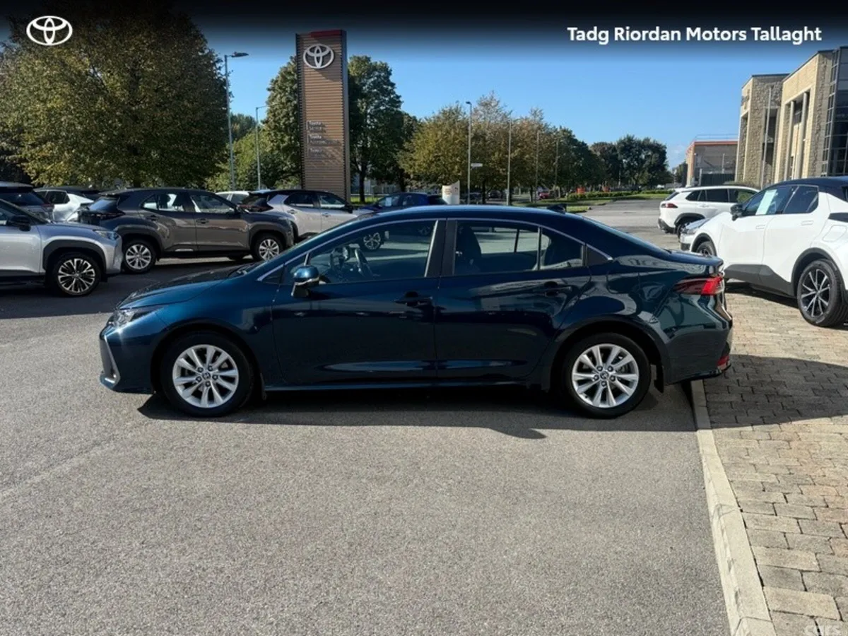 Toyota Corolla Saloon, Petrol Hybrid, 2023, Blue