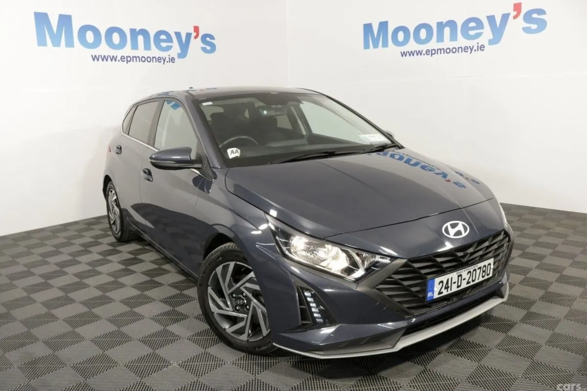 Hyundai i20 Hatchback, Petrol, 2024, Grey