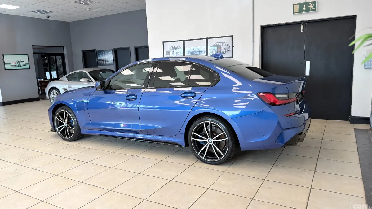 BMW 3-Series Saloon, Petrol Plug-in Hybrid, 2021, Blue