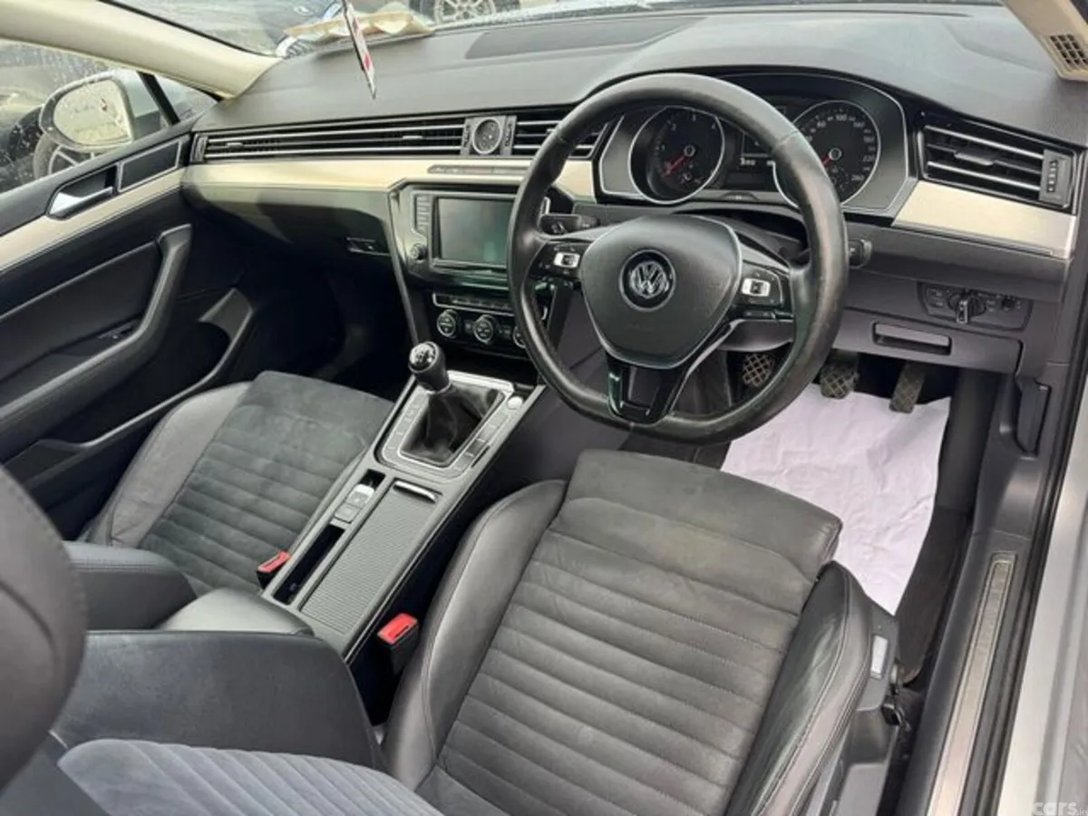 Volkswagen Passat Saloon, Diesel, 2016, Silver