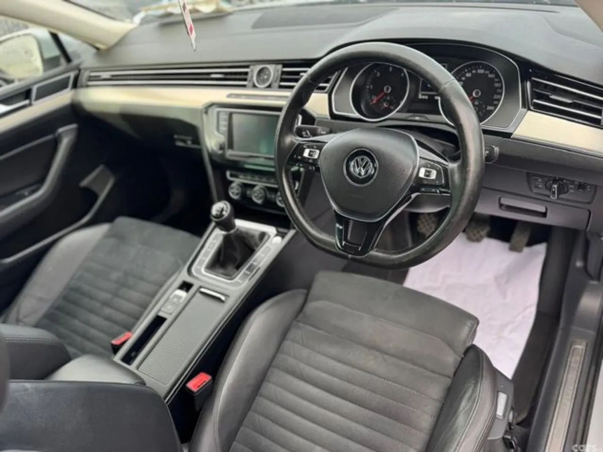 Volkswagen Passat Saloon, Diesel, 2016, Silver