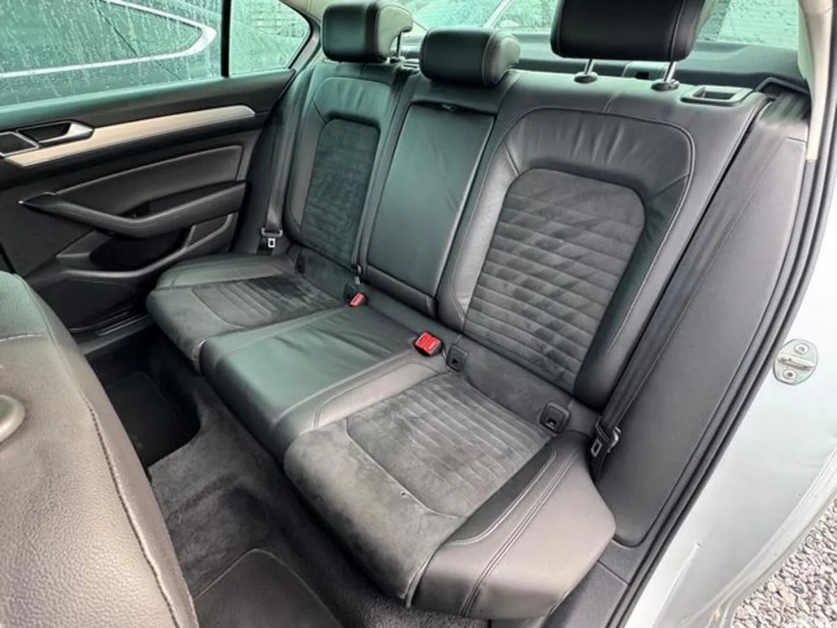 Volkswagen Passat Saloon, Diesel, 2016, Silver