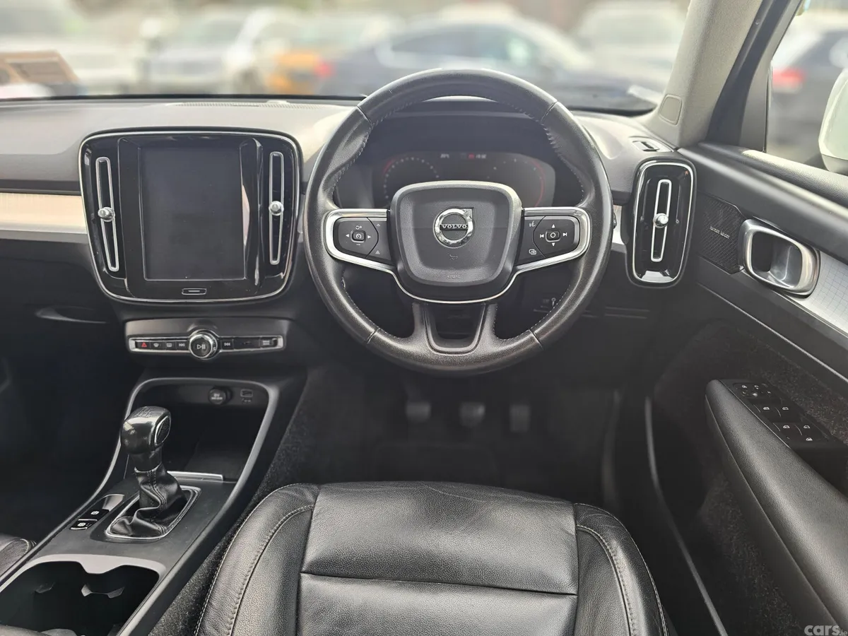 Volvo XC40 SUV, Diesel, 2019, White