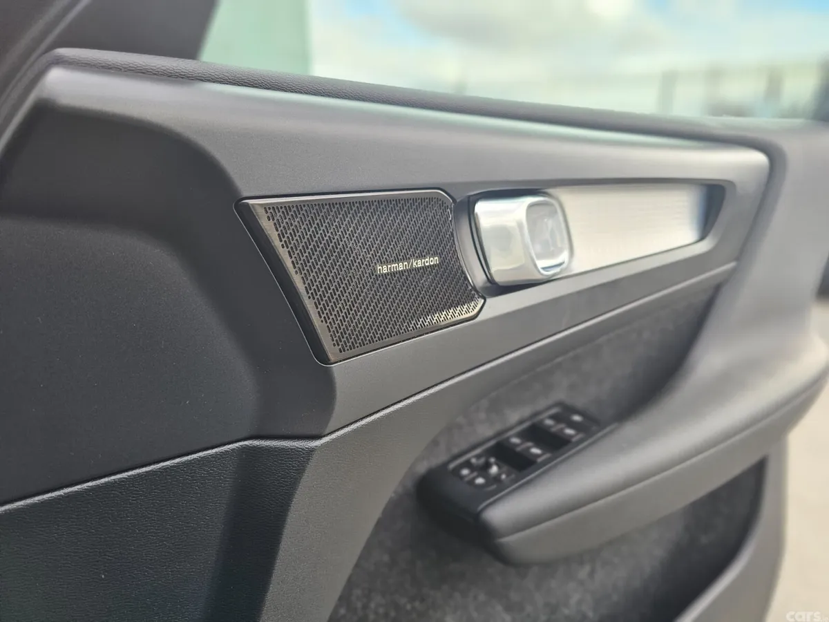 Volvo XC40 SUV, Diesel, 2019, White