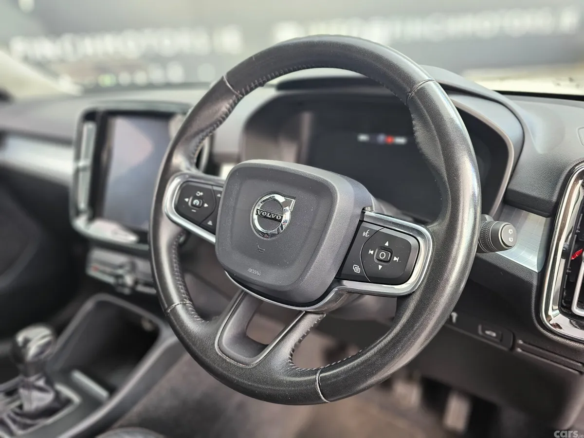 Volvo XC40 SUV, Diesel, 2019, White