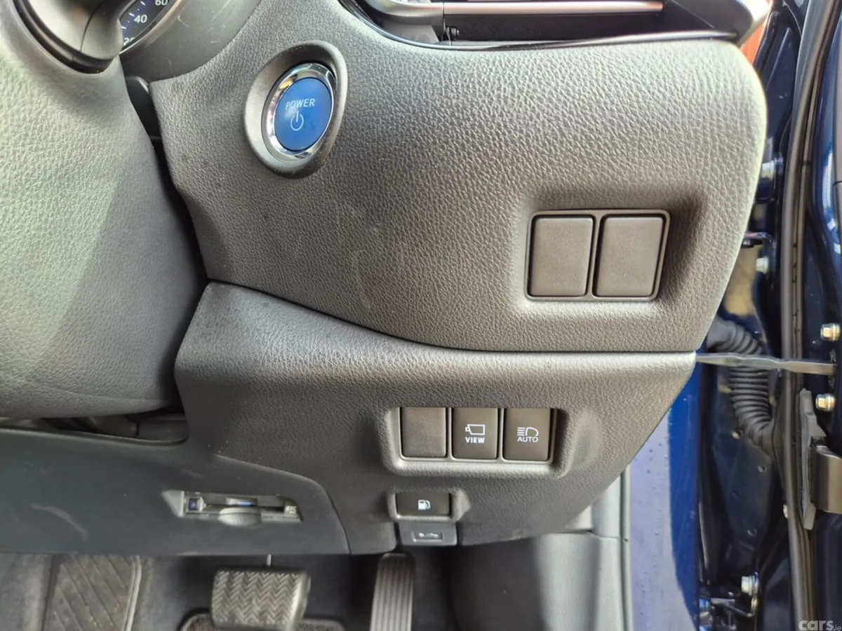 Toyota C-HR SUV, Petrol Hybrid, 2021, Blue