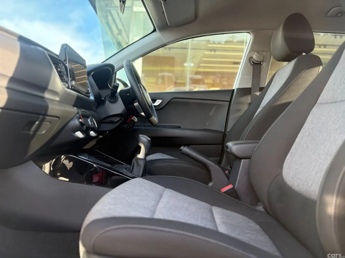 Kia Stonic Hatchback, Petrol, 2024, White