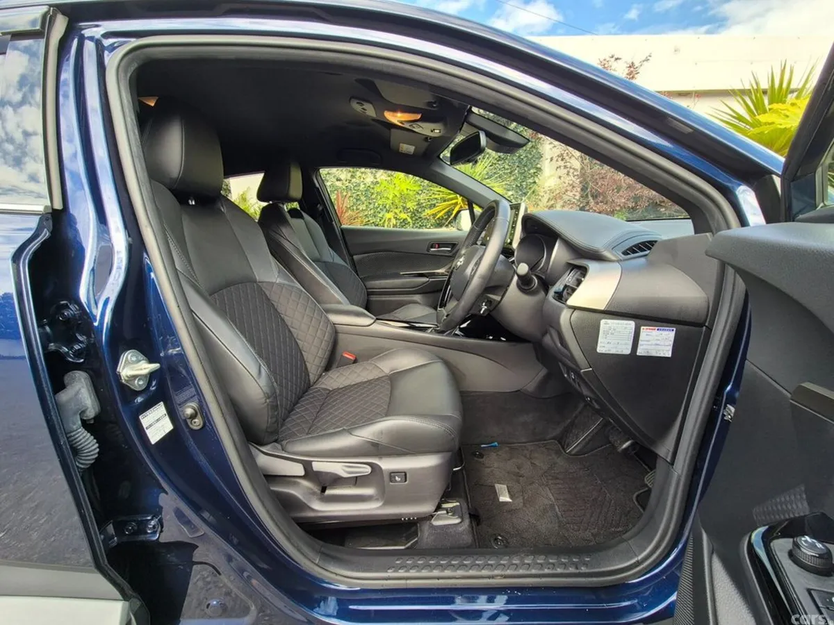 Toyota C-HR SUV, Petrol Hybrid, 2021, Blue