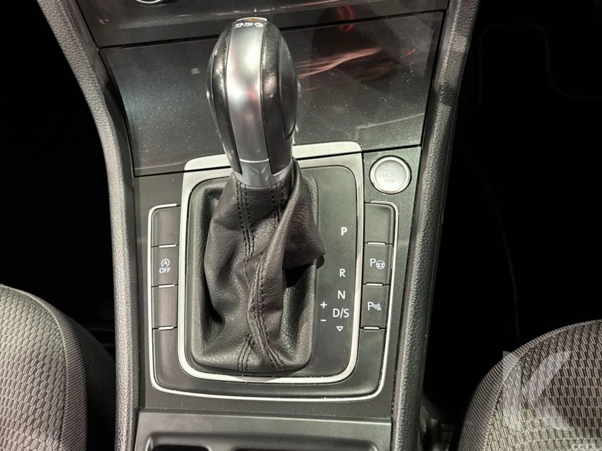 Volkswagen Golf Hatchback, Petrol, 2019, Red