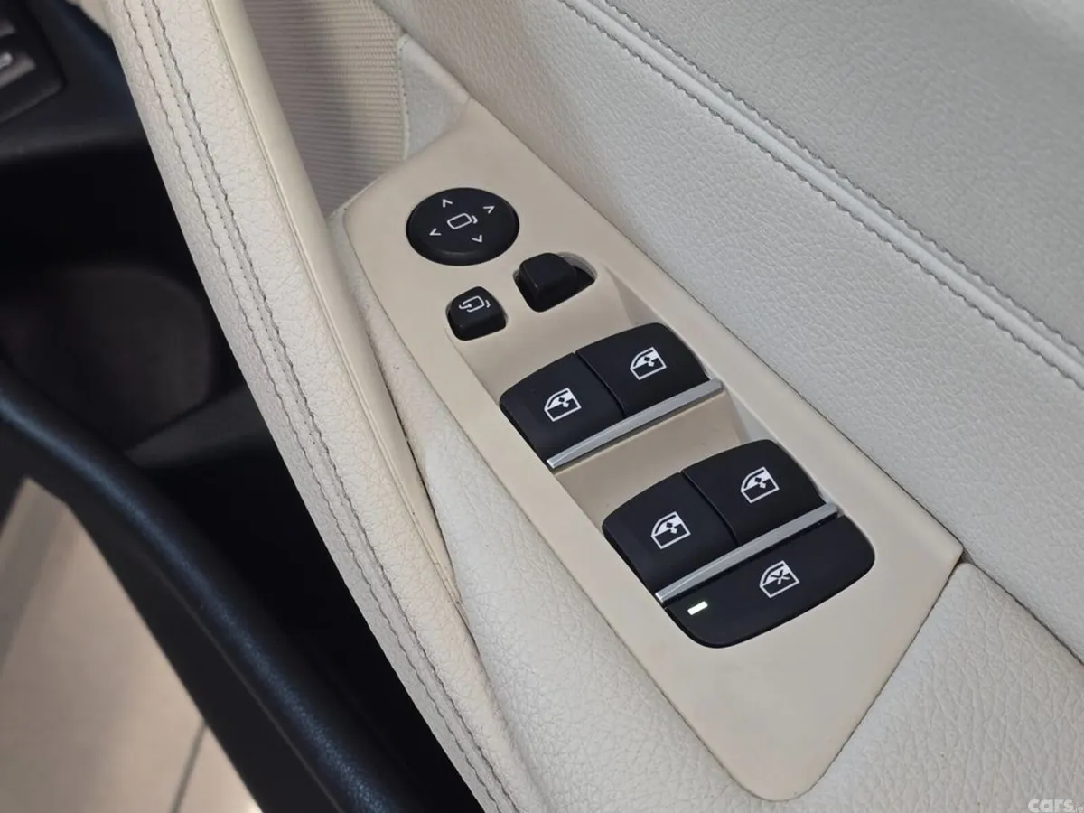 BMW 5-Series Estate, Petrol Plug-in Hybrid, 2023, Grey