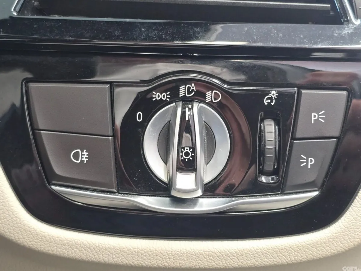 BMW 5-Series Estate, Petrol Plug-in Hybrid, 2023, Grey