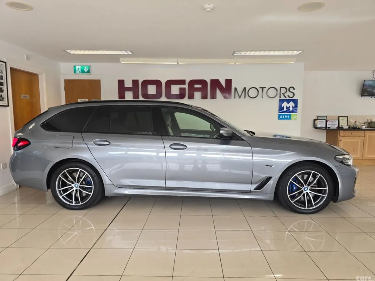 BMW 5-Series Estate, Petrol Plug-in Hybrid, 2023, Grey
