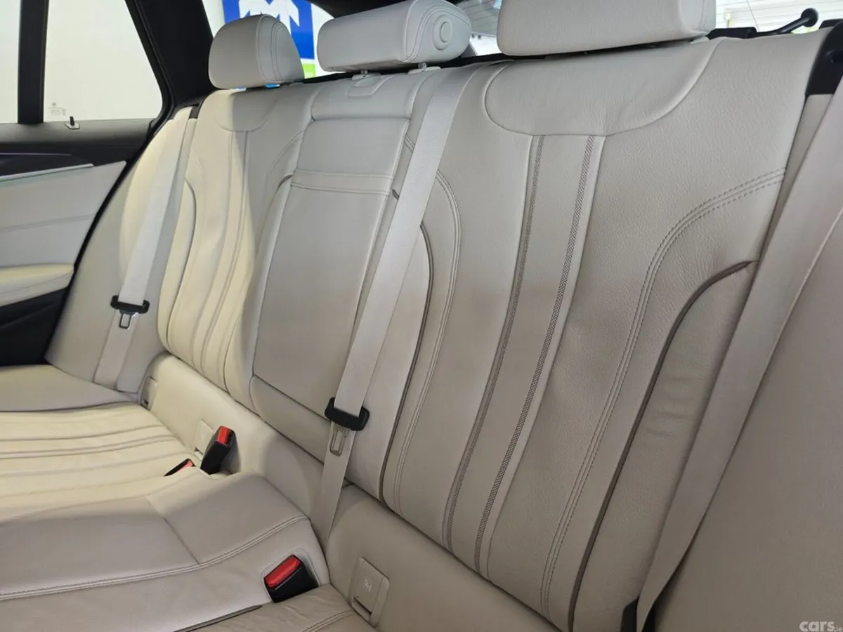 BMW 5-Series Estate, Petrol Plug-in Hybrid, 2023, Grey