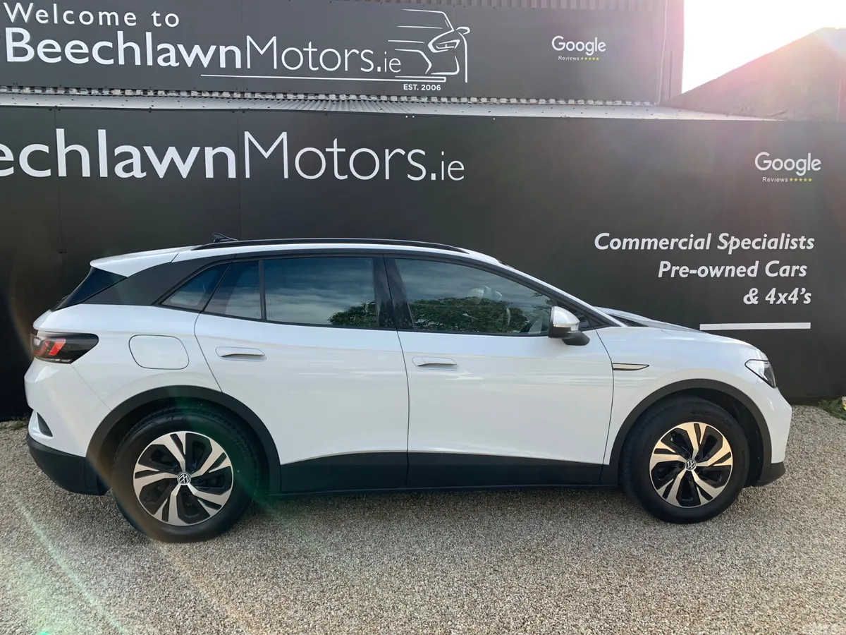 Volkswagen ID.4 Hatchback, Electric, 2022, White