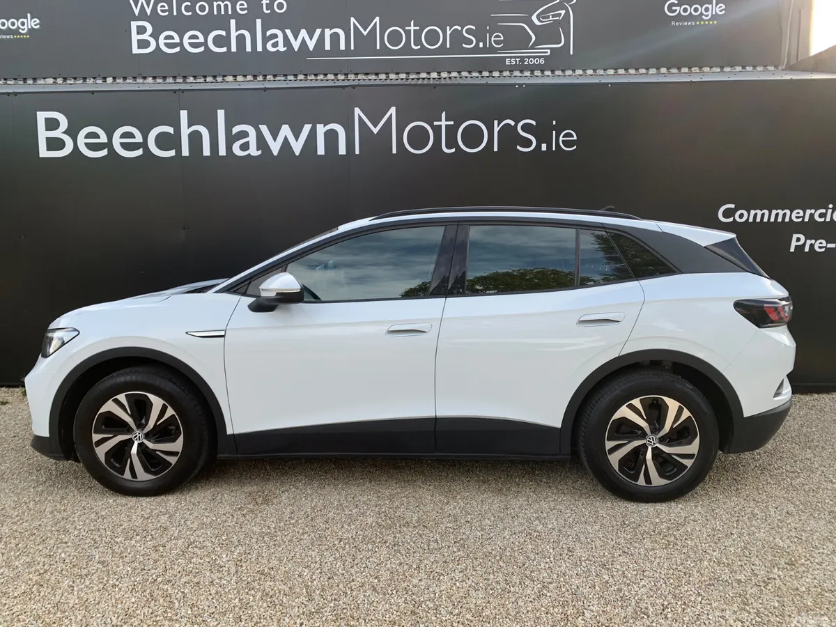 Volkswagen ID.4 Hatchback, Electric, 2022, White