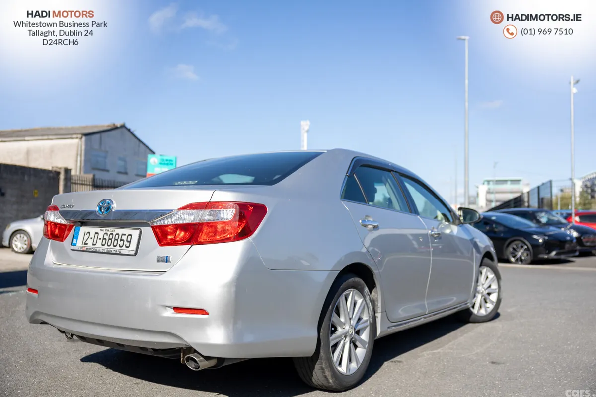 Toyota Camry Saloon, Petrol Hybrid, 2012, Silver