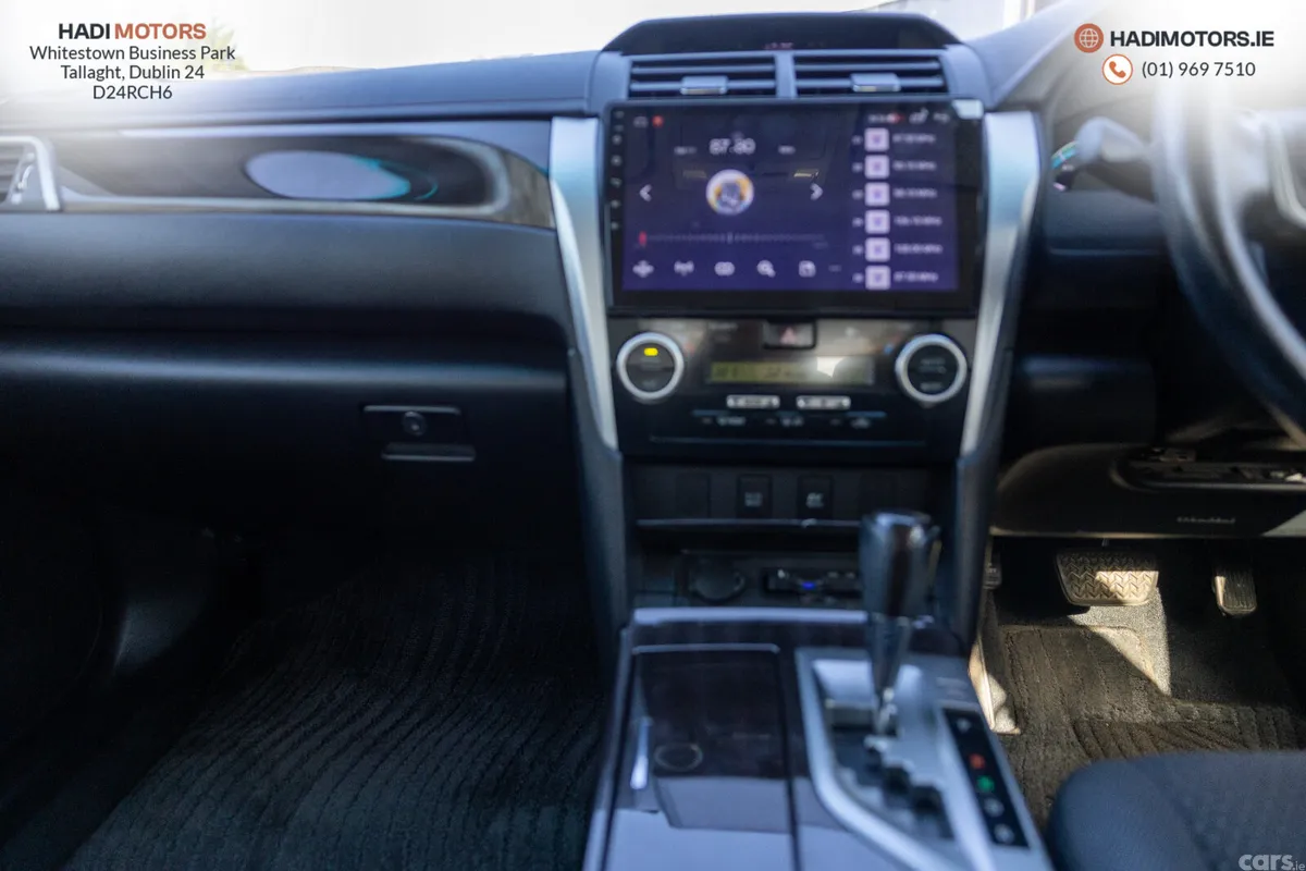 Toyota Camry Saloon, Petrol Hybrid, 2012, Silver