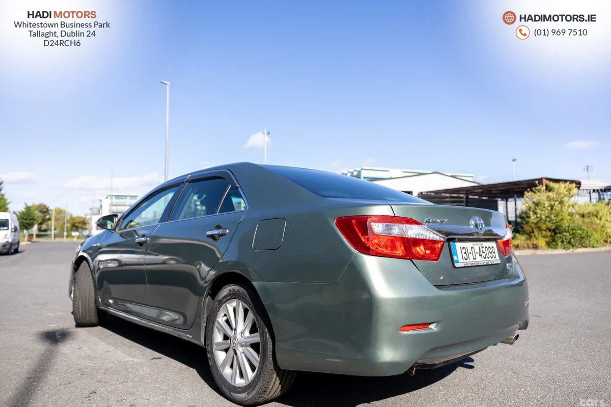 Toyota Camry Saloon, Petrol Hybrid, 2013, Green