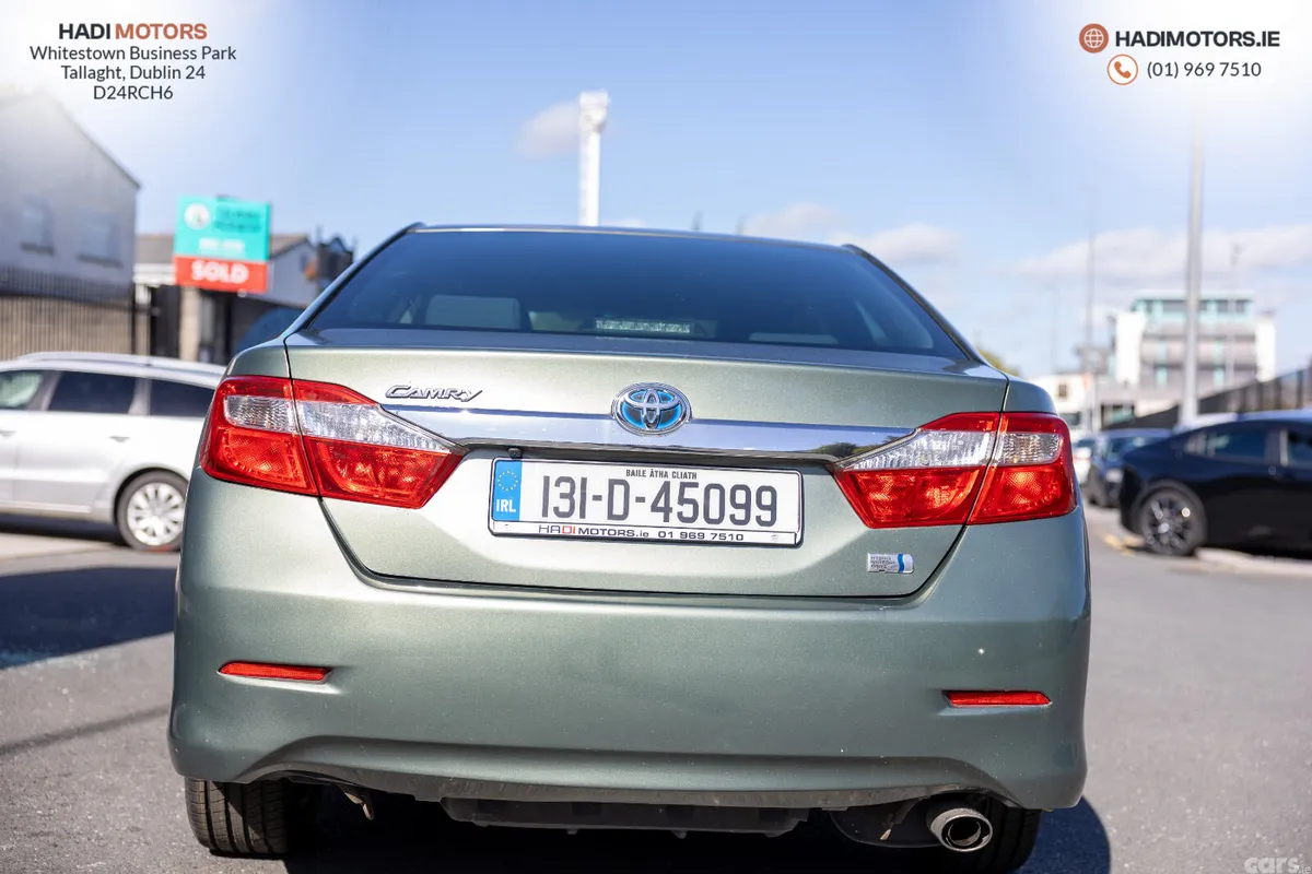 Toyota Camry Saloon, Petrol Hybrid, 2013, Green