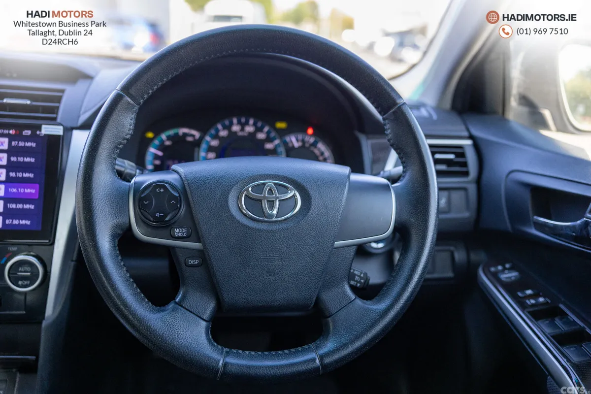 Toyota Camry Saloon, Petrol Hybrid, 2013, Green