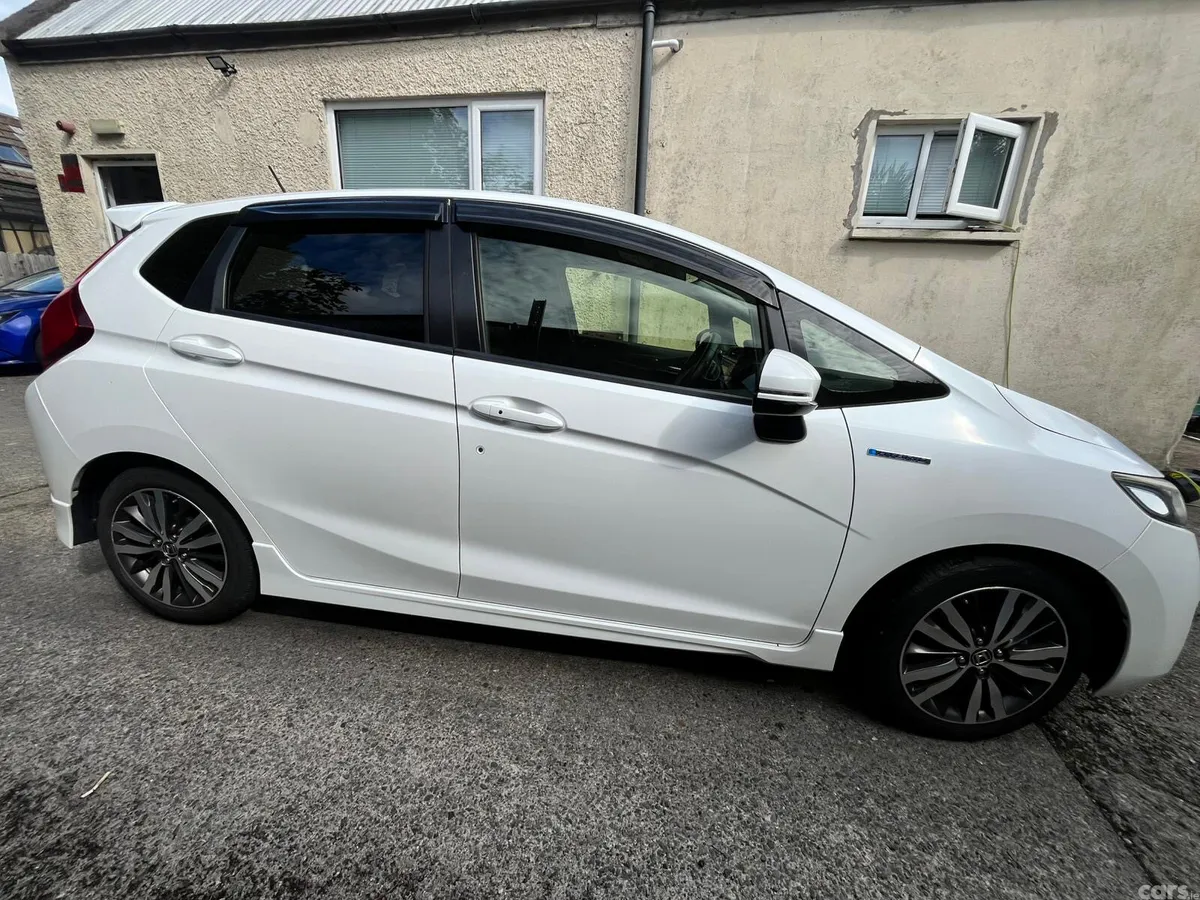 Honda Fit Hatchback, Petrol Hybrid, 2015, White